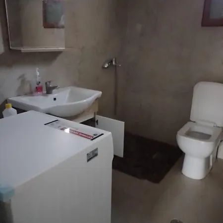 Appartement Xhuljan *