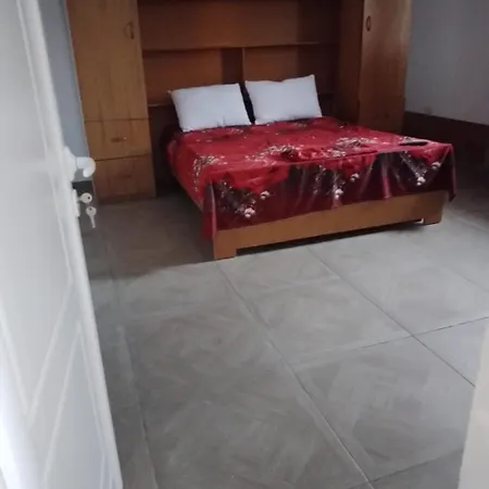 Xhuljan Appartement *